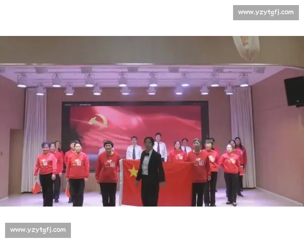 兵姐杨芳挥棒乐龄杯：全场同唱歌唱祖国燃动收官